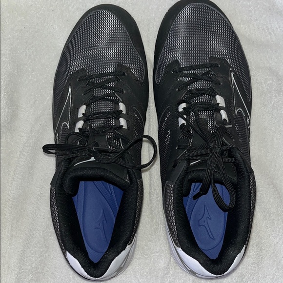 Mizuno Other - Mizuno Men's Black and Gray Athletic Shoes